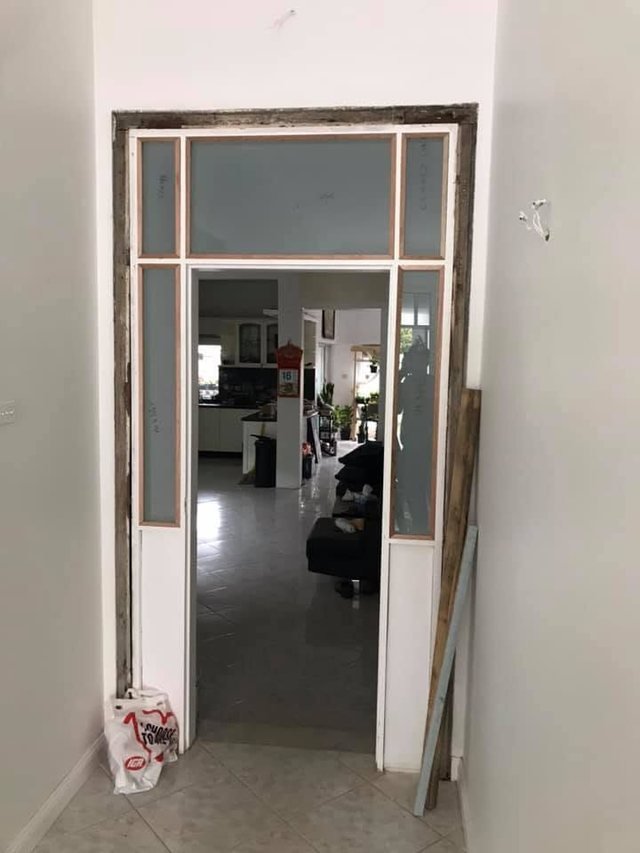 Aluminium door installation — 3