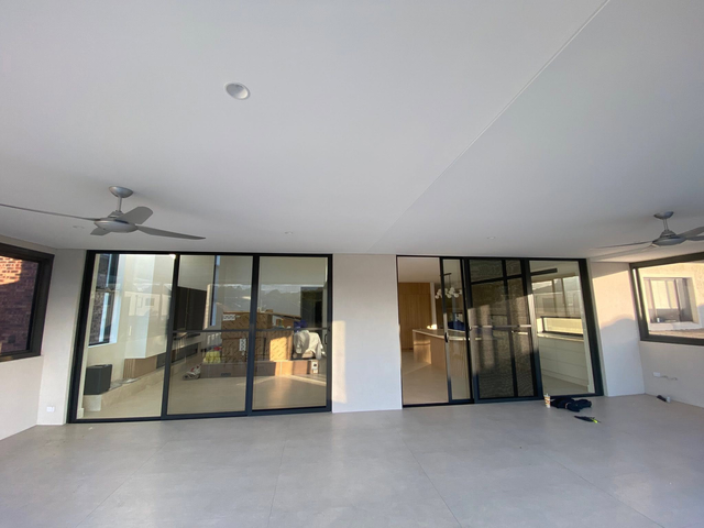 Modern aluminium sliding door